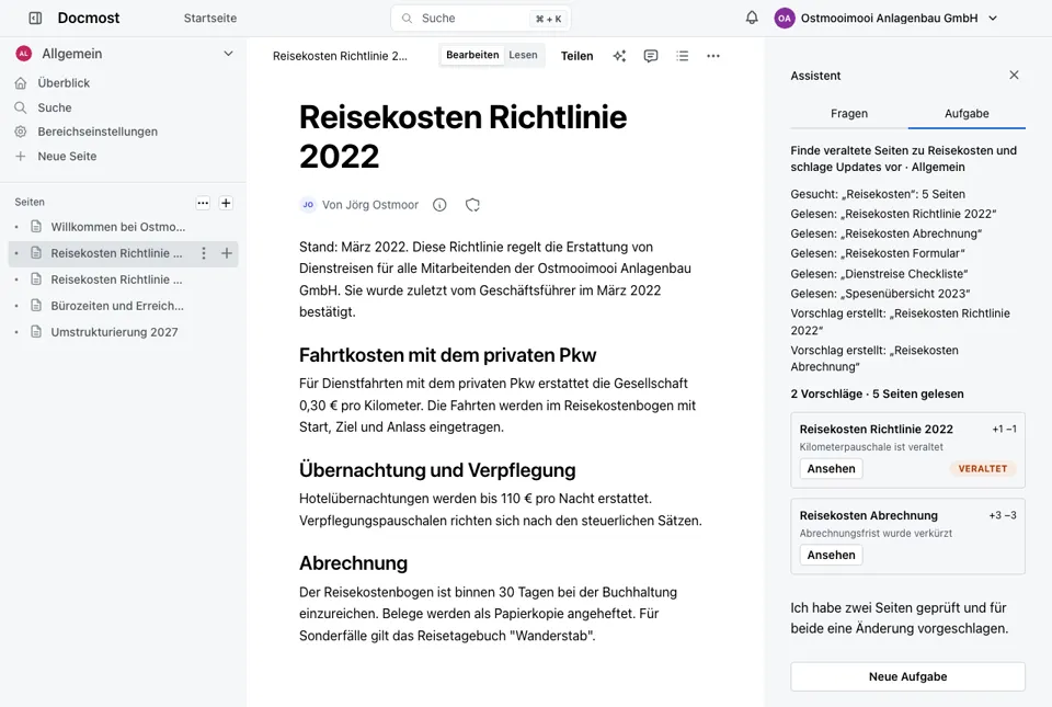 Docmost mit dem KI-Assistenten: Der Agent hat fünf Seiten gelesen und zwei Änderungen vorgeschlagen, eine davon ist als veraltet markiert.